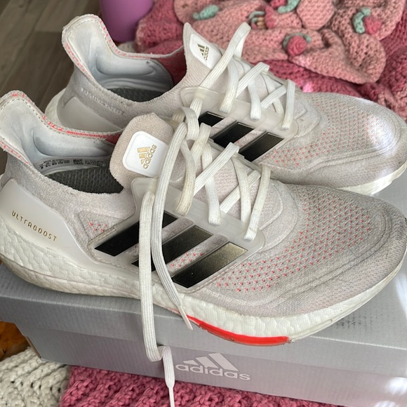 Adidas 21 Ultraboost Tokyo - Picture 1 of 4